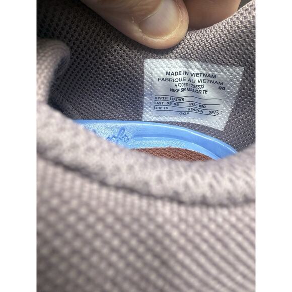 Size 9 Nike SB Malor Te Friends And Family Sample BS737 main image 6